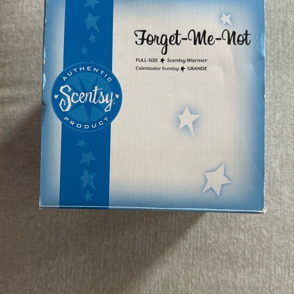 Floral Blue Forget Me Not Scentsy Charity Warmer - Picture 4 of 4